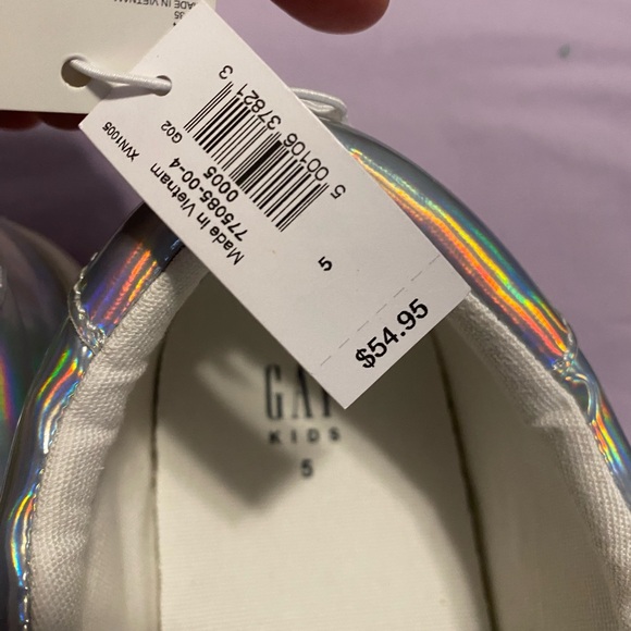 Fun shiny Gap runners - Picture 3 of 3